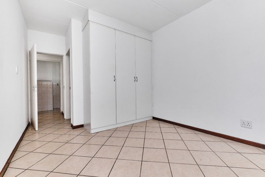 To Let 2 Bedroom Property for Rent in Honeypark Gauteng