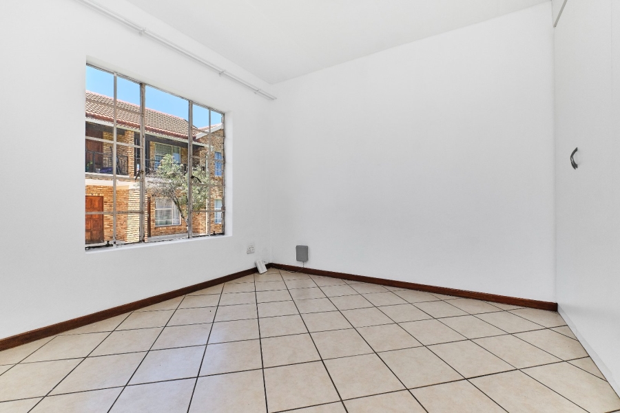 To Let 2 Bedroom Property for Rent in Honeypark Gauteng