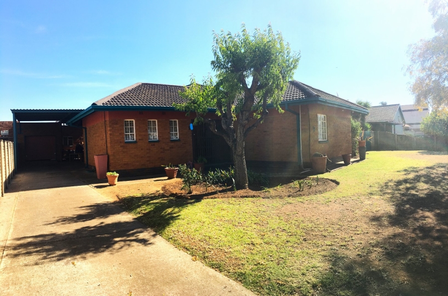 3 Bedroom Property for Sale in Vanderbijlpark SE 6 Gauteng