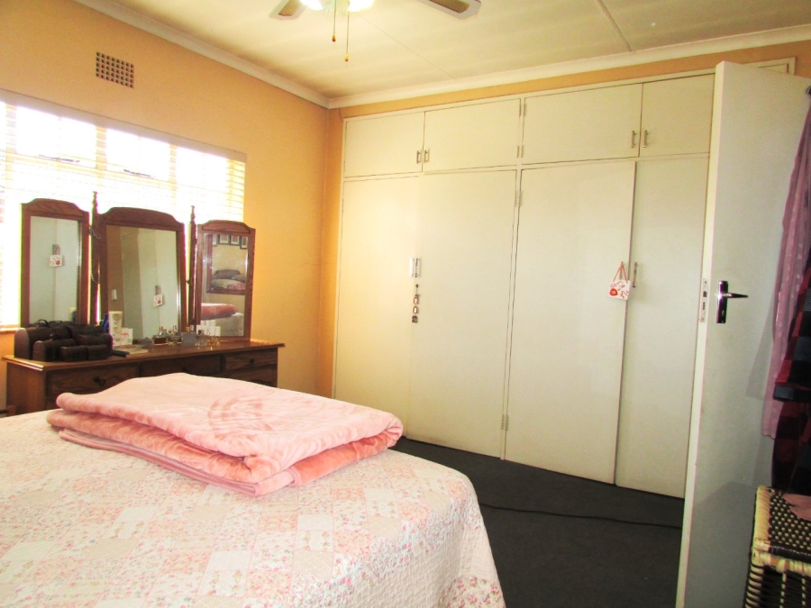 3 Bedroom Property for Sale in Vanderbijlpark SE 6 Gauteng