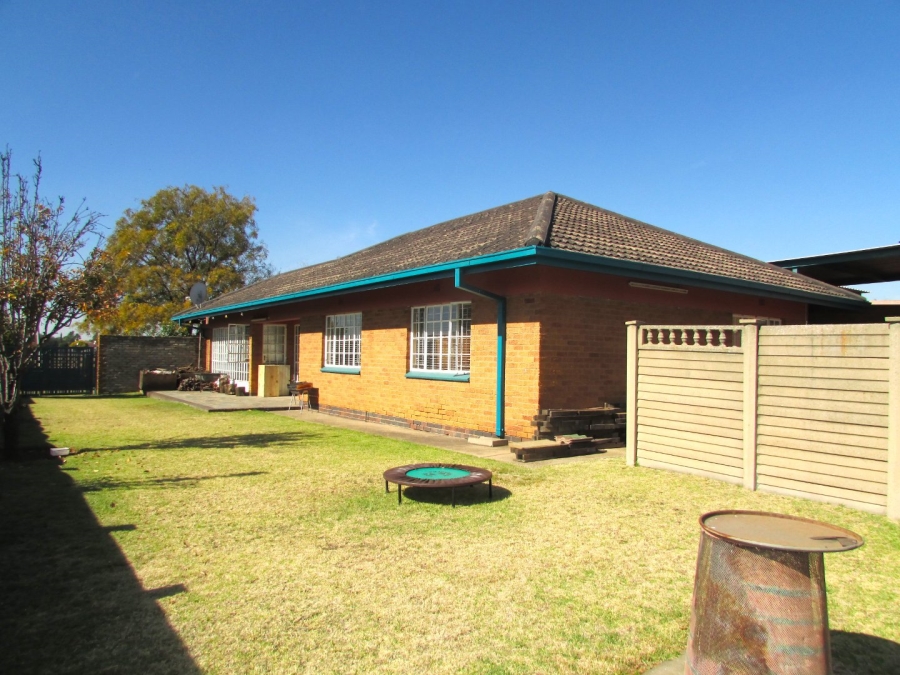 3 Bedroom Property for Sale in Vanderbijlpark SE 6 Gauteng