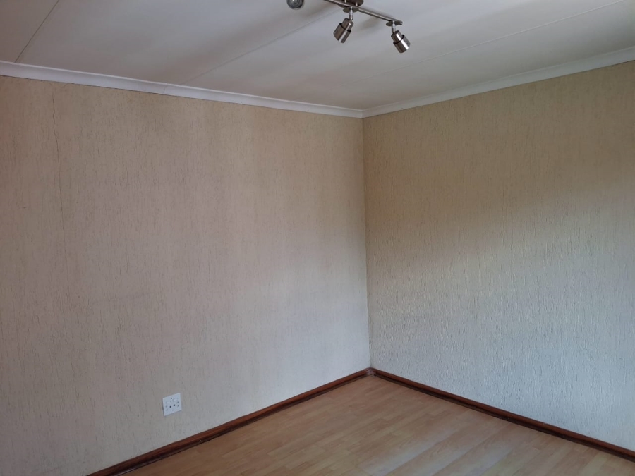 5 Bedroom Property for Sale in Greenside Gauteng