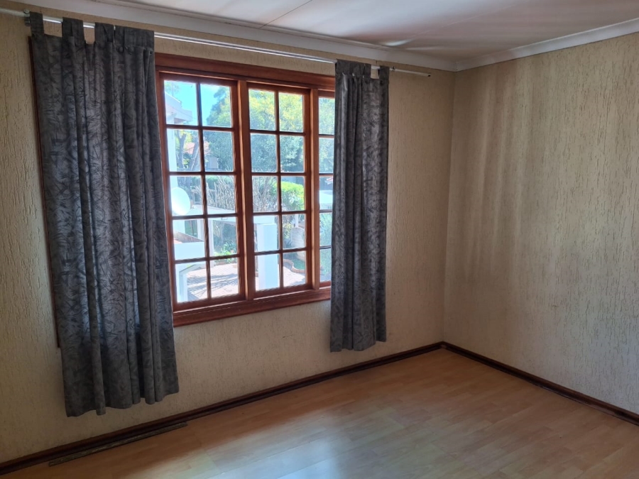 5 Bedroom Property for Sale in Greenside Gauteng