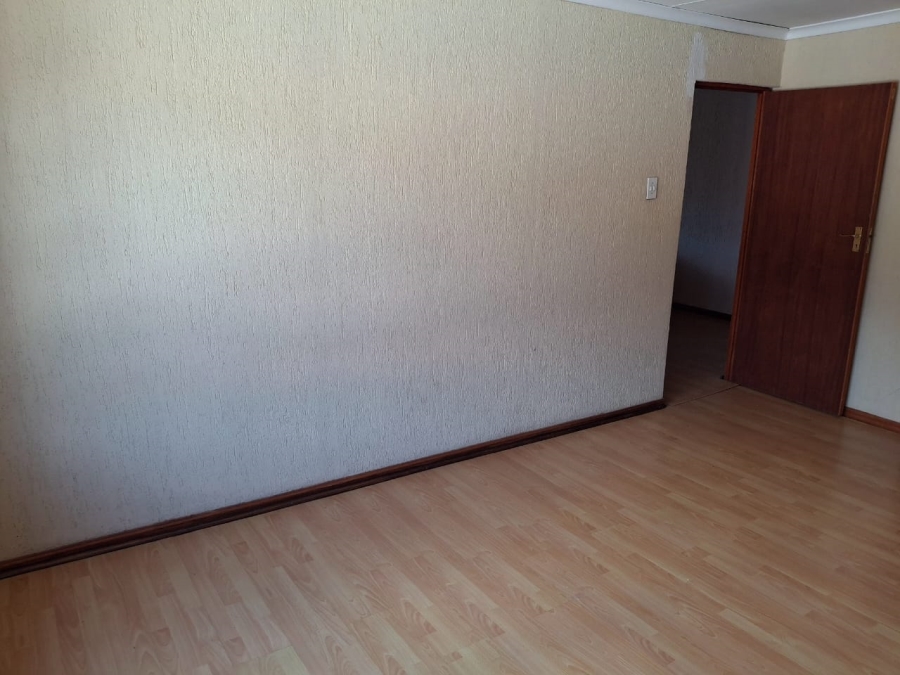 5 Bedroom Property for Sale in Greenside Gauteng