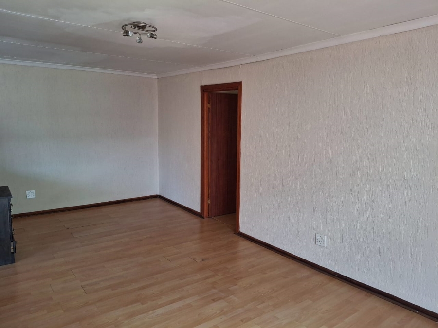 5 Bedroom Property for Sale in Greenside Gauteng