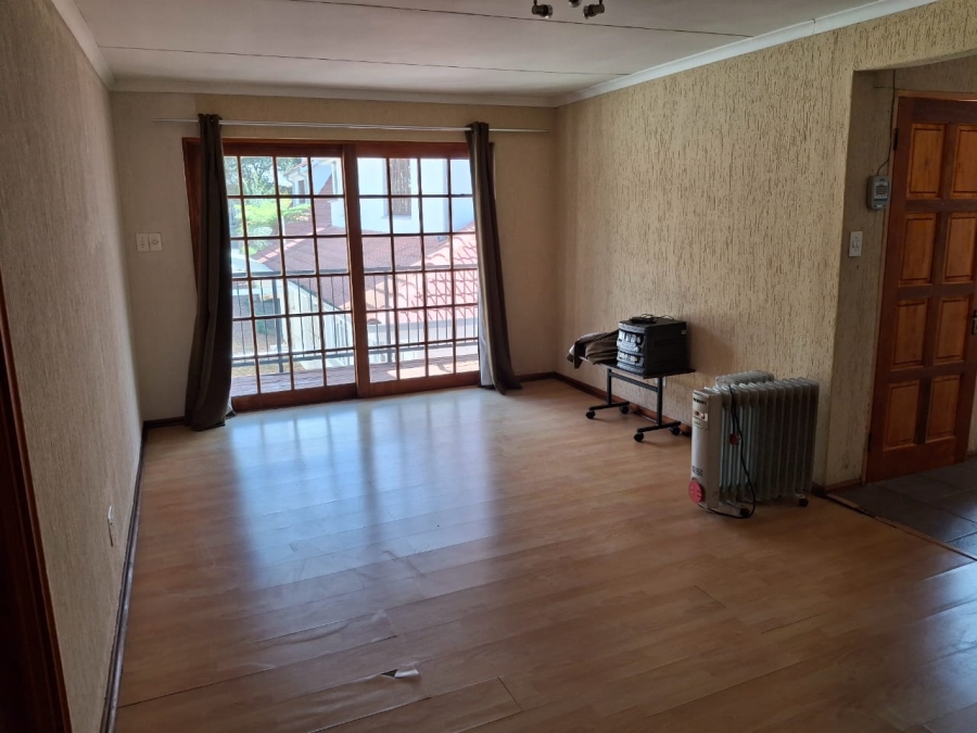 5 Bedroom Property for Sale in Greenside Gauteng
