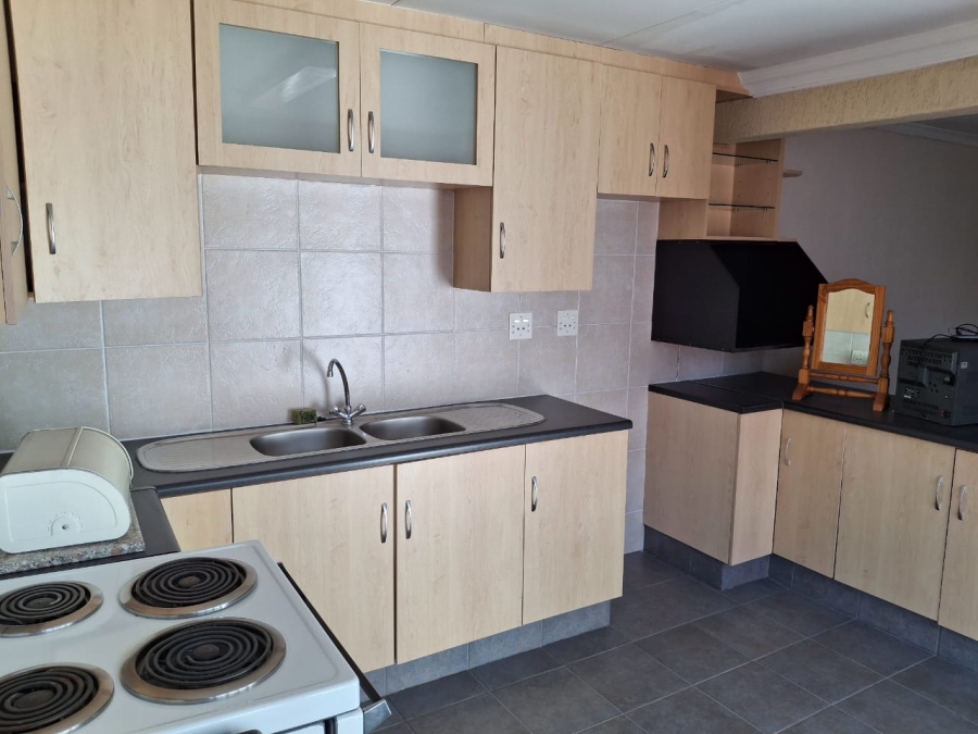5 Bedroom Property for Sale in Greenside Gauteng