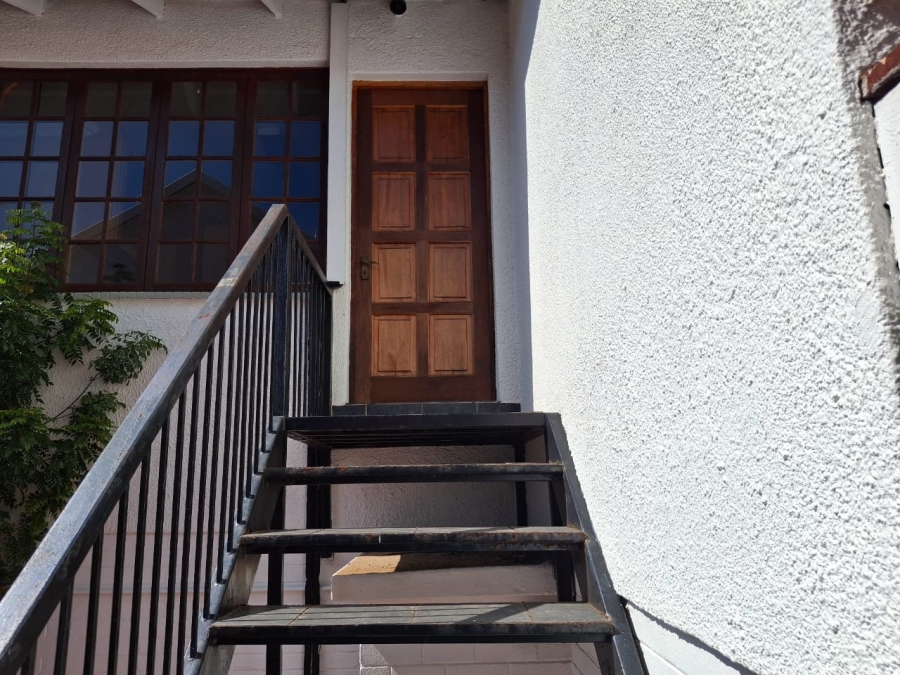 5 Bedroom Property for Sale in Greenside Gauteng