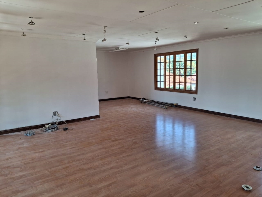 5 Bedroom Property for Sale in Greenside Gauteng