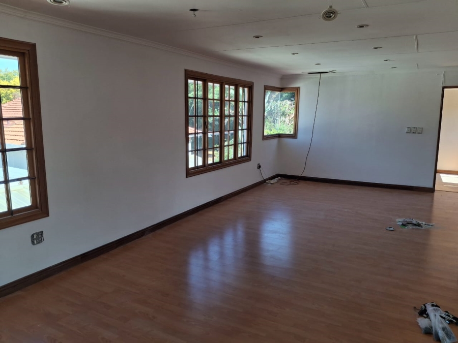 5 Bedroom Property for Sale in Greenside Gauteng