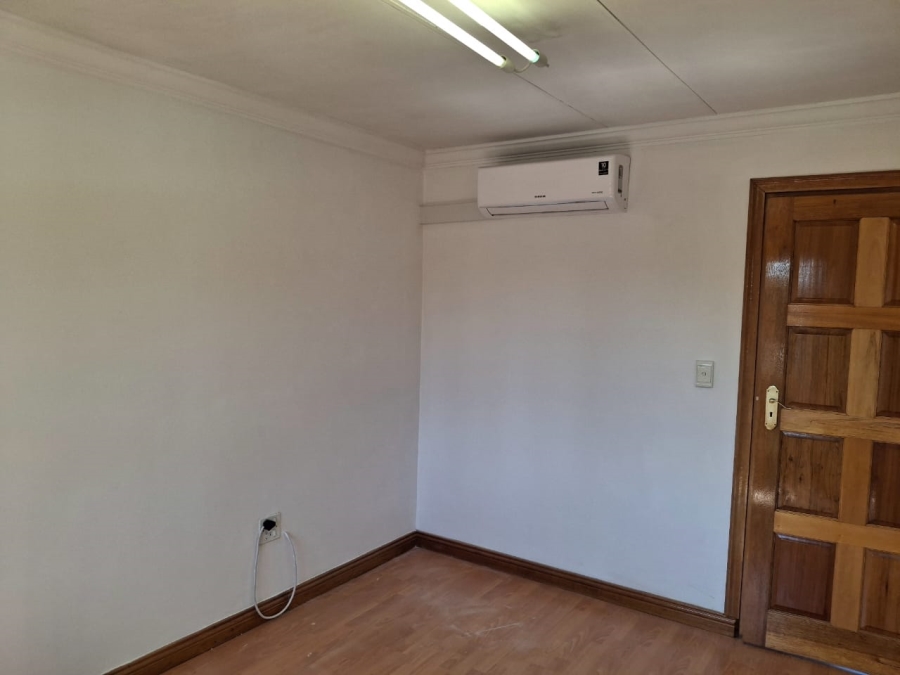 5 Bedroom Property for Sale in Greenside Gauteng