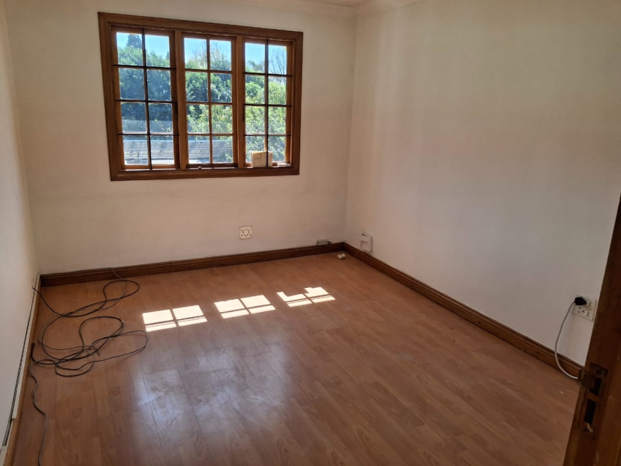 5 Bedroom Property for Sale in Greenside Gauteng