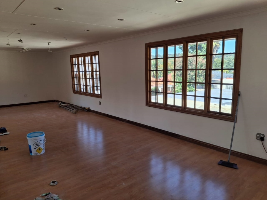 5 Bedroom Property for Sale in Greenside Gauteng