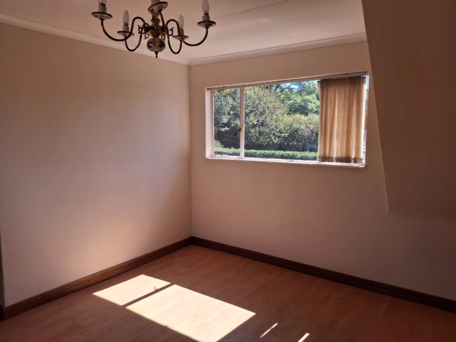 5 Bedroom Property for Sale in Greenside Gauteng