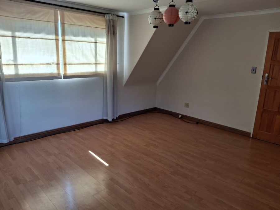 5 Bedroom Property for Sale in Greenside Gauteng
