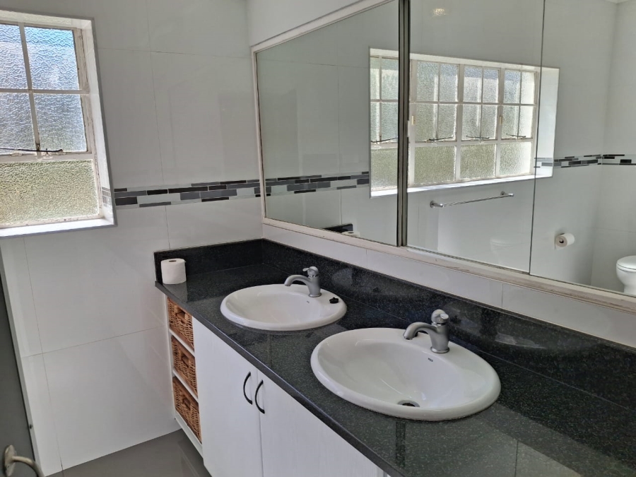 5 Bedroom Property for Sale in Greenside Gauteng