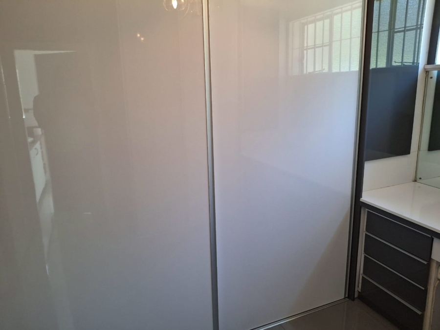 5 Bedroom Property for Sale in Greenside Gauteng