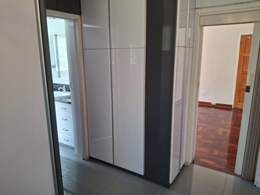 5 Bedroom Property for Sale in Greenside Gauteng
