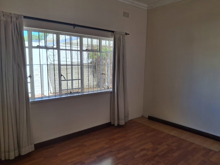 5 Bedroom Property for Sale in Greenside Gauteng