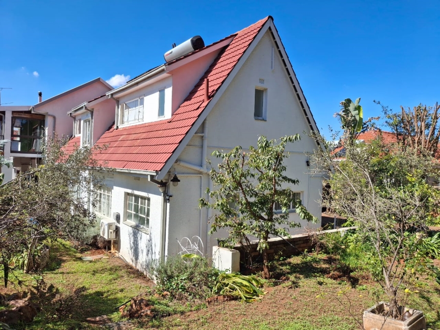 5 Bedroom Property for Sale in Greenside Gauteng