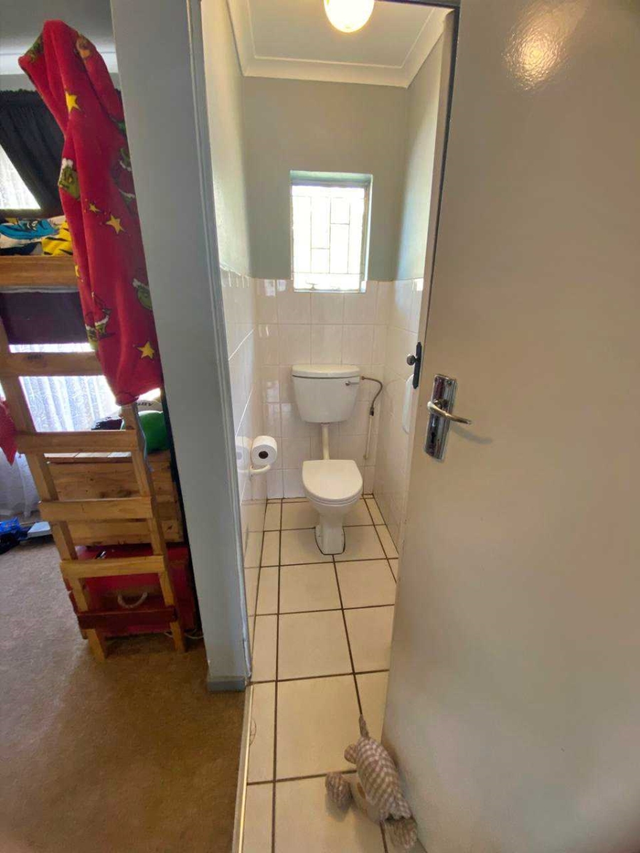3 Bedroom Property for Sale in Die Wilgers Gauteng