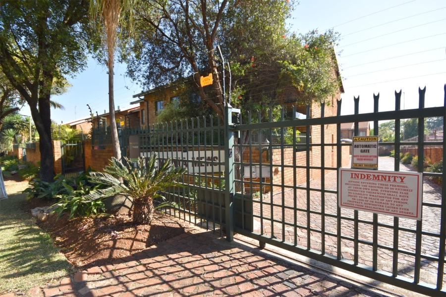 To Let 3 Bedroom Property for Rent in Garsfontein Gauteng