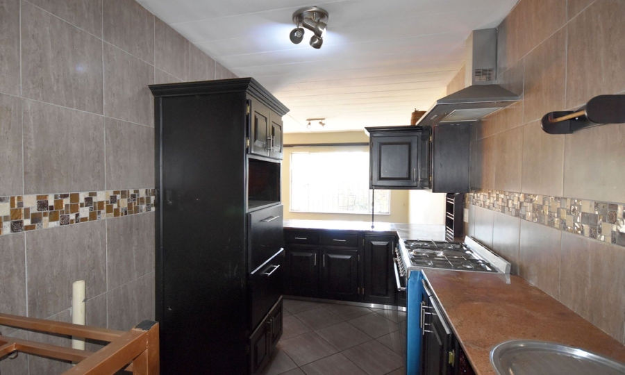 To Let 3 Bedroom Property for Rent in Garsfontein Gauteng