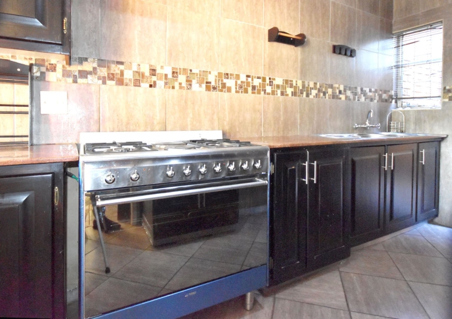 To Let 3 Bedroom Property for Rent in Garsfontein Gauteng
