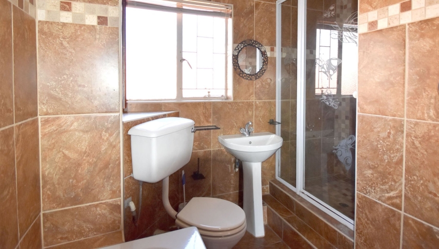 To Let 3 Bedroom Property for Rent in Garsfontein Gauteng