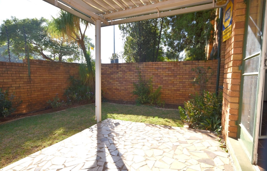 To Let 3 Bedroom Property for Rent in Garsfontein Gauteng