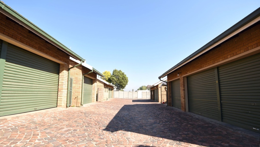 To Let 3 Bedroom Property for Rent in Garsfontein Gauteng