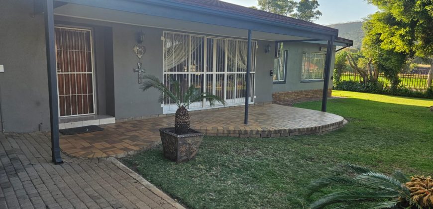 5 Bedroom Property for Sale in Mountain View Gauteng