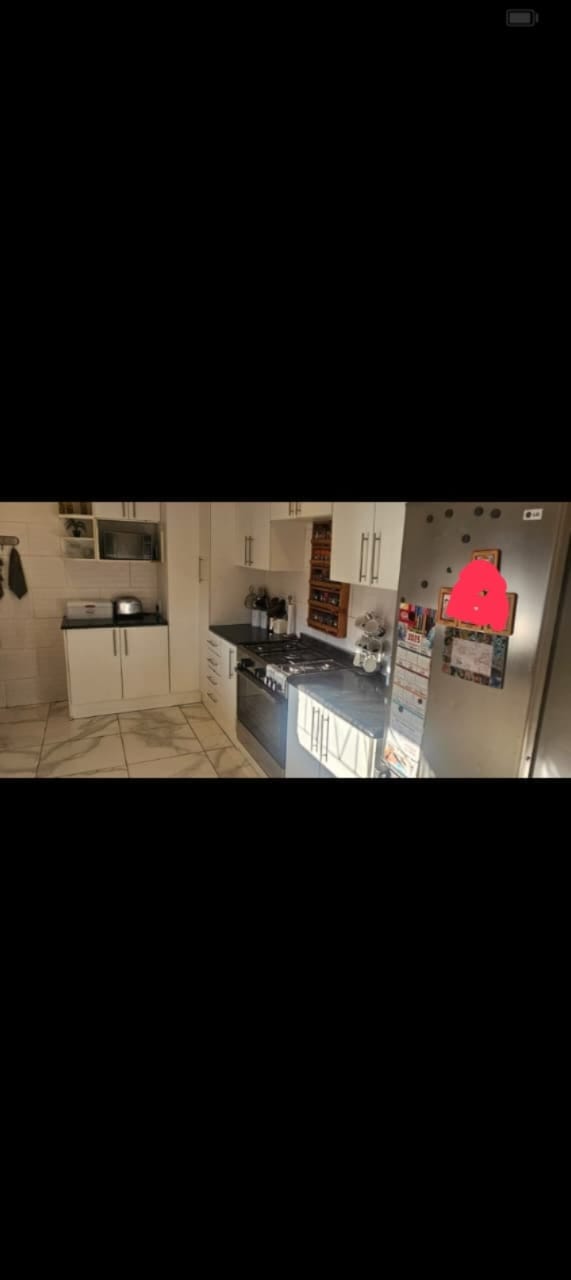 5 Bedroom Property for Sale in Mountain View Gauteng