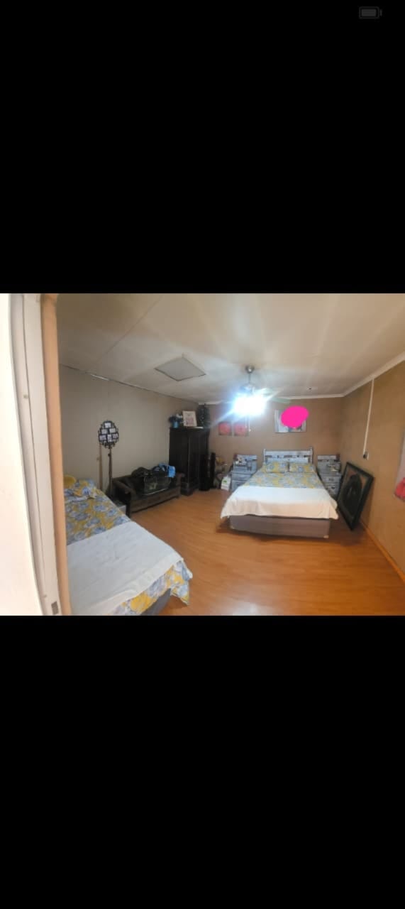 5 Bedroom Property for Sale in Mountain View Gauteng