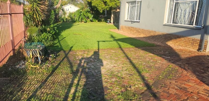 5 Bedroom Property for Sale in Mountain View Gauteng
