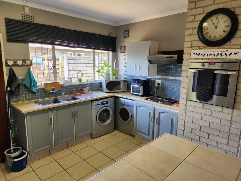 4 Bedroom Property for Sale in Bonaero Park Gauteng