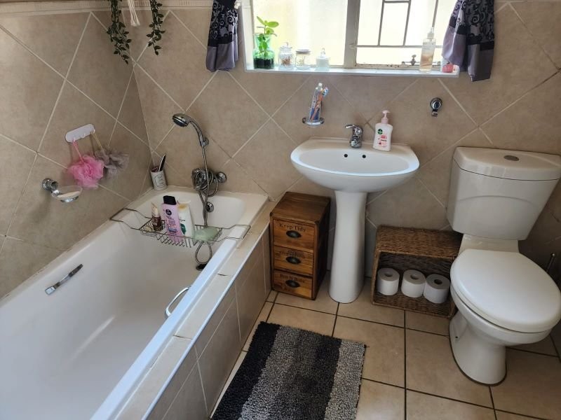 4 Bedroom Property for Sale in Bonaero Park Gauteng