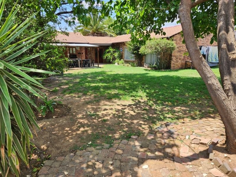 4 Bedroom Property for Sale in Bonaero Park Gauteng