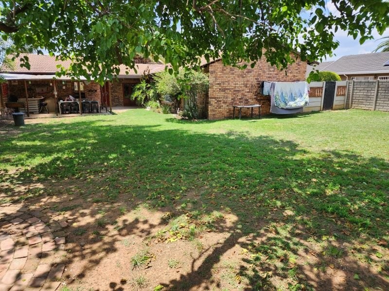 4 Bedroom Property for Sale in Bonaero Park Gauteng