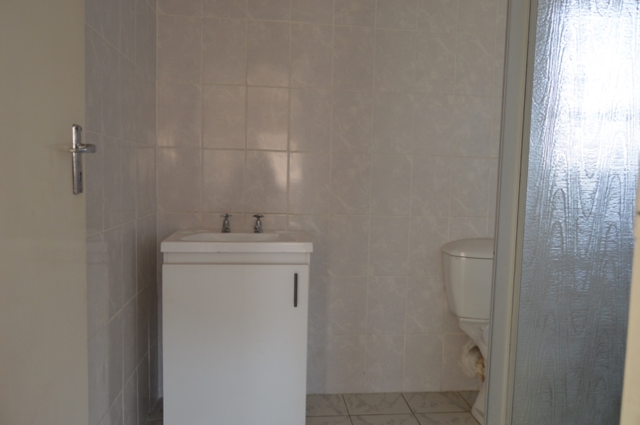 To Let 1 Bedroom Property for Rent in Maraisburg Gauteng