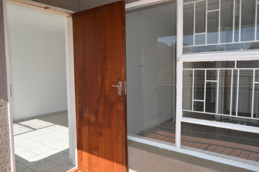 To Let 1 Bedroom Property for Rent in Maraisburg Gauteng