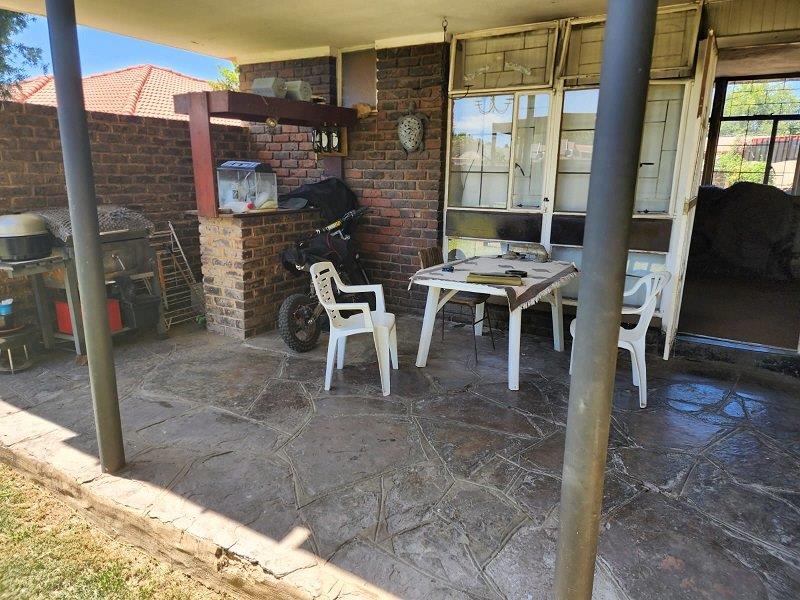 3 Bedroom Property for Sale in Bonaero Park Gauteng