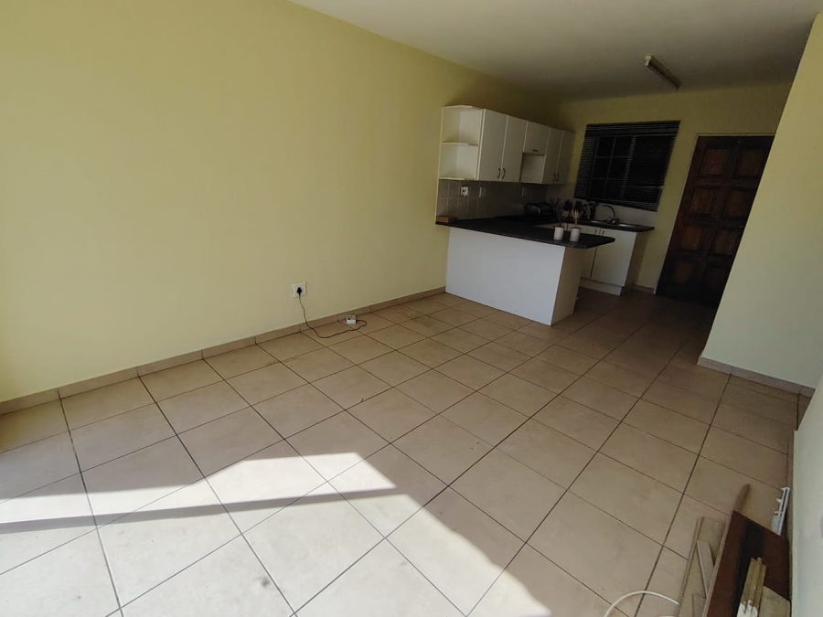 To Let 2 Bedroom Property for Rent in Heuwelsig Estate Gauteng