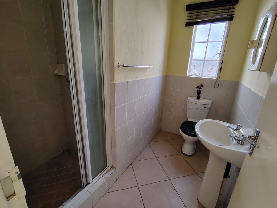 To Let 2 Bedroom Property for Rent in Heuwelsig Estate Gauteng