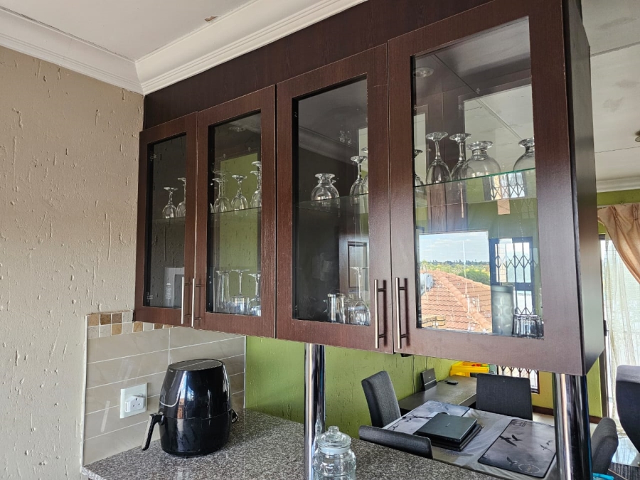 2 Bedroom Property for Sale in Brackendowns Gauteng