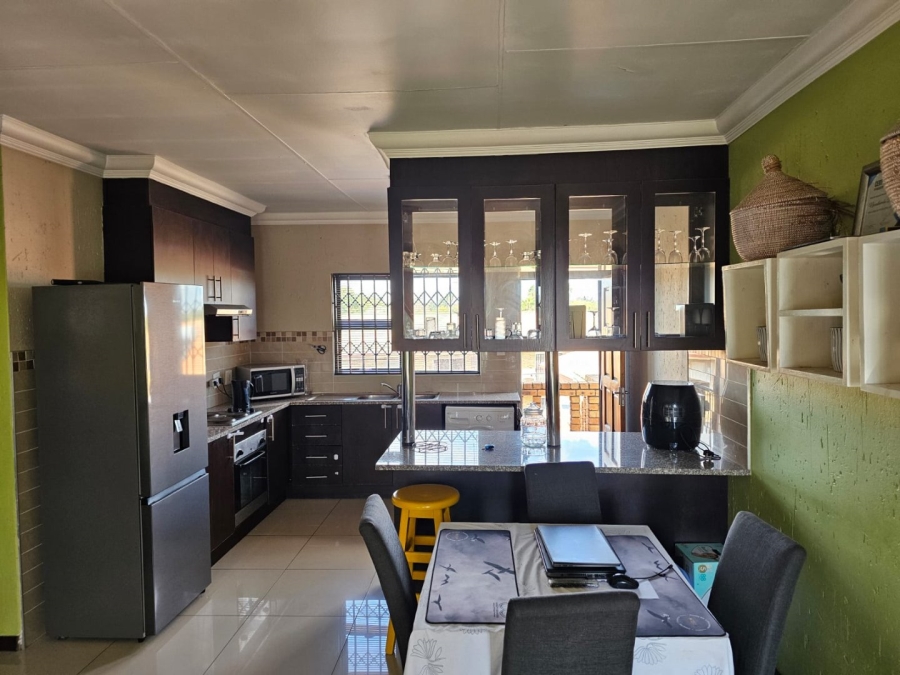2 Bedroom Property for Sale in Brackendowns Gauteng