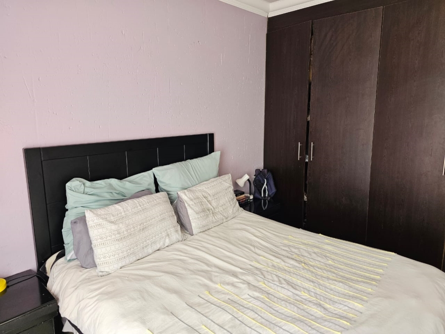 2 Bedroom Property for Sale in Brackendowns Gauteng