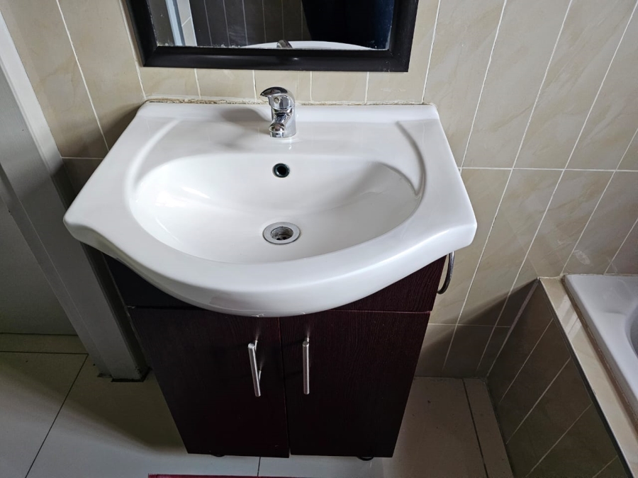 2 Bedroom Property for Sale in Brackendowns Gauteng