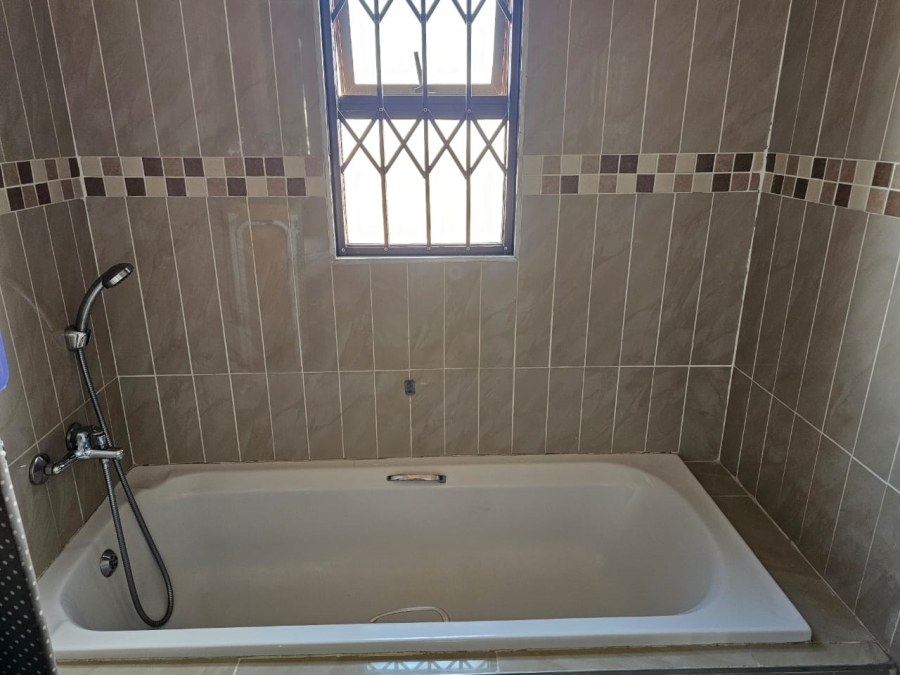 2 Bedroom Property for Sale in Brackendowns Gauteng