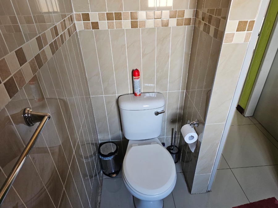 2 Bedroom Property for Sale in Brackendowns Gauteng